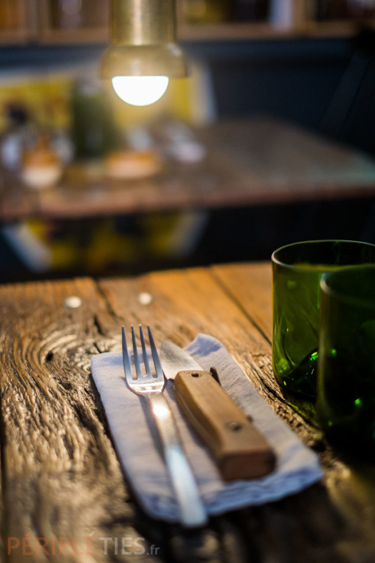 couverts restaurant table